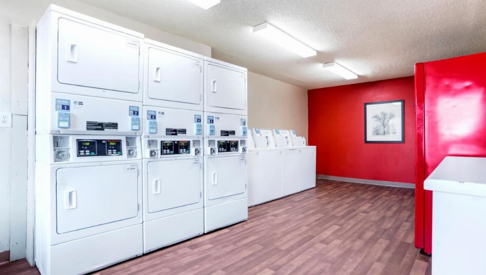 Home 1 Suites Extended Stay Image 10